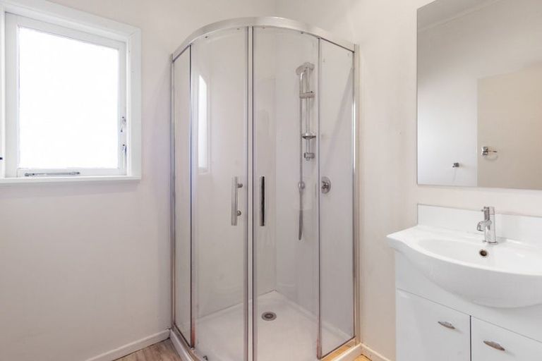 Photo of property in 2/461 Great South Road, Opaheke, Papakura, 2113