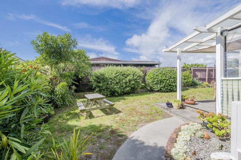 Photo of property in 8 O'rourke Place, Otaki Beach, Otaki, 5512