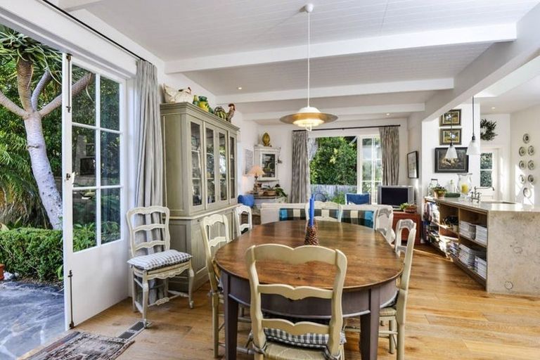 Photo of property in 2 Saint Leonards Road, Hauraki, Auckland, 0622