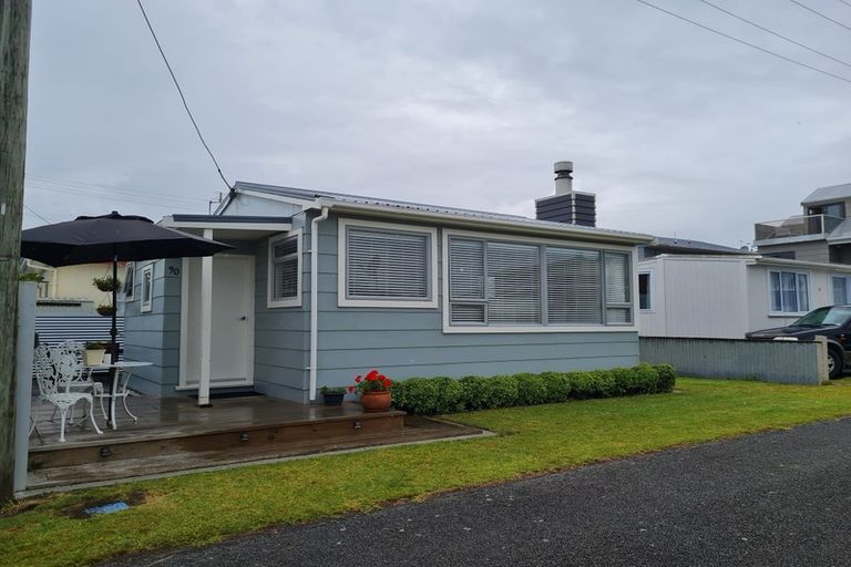 Photo of property in 90 Seventh Avenue, Urenui, 4377