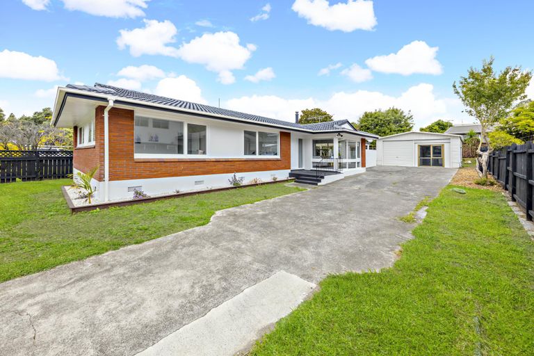 Photo of property in 41 Lawrence Crescent, Hillpark, Auckland, 2102