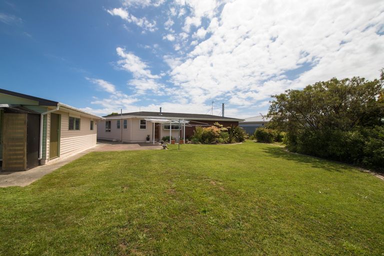 Photo of property in 30 Battersea Place, Roslyn, Palmerston North, 4414