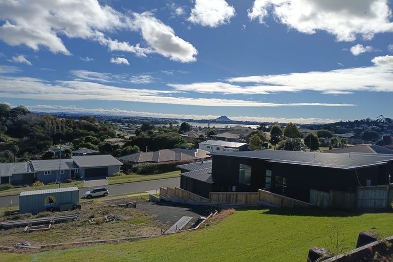 Photo of property in 77 Oteki Park Drive, Welcome Bay, Tauranga, 3112