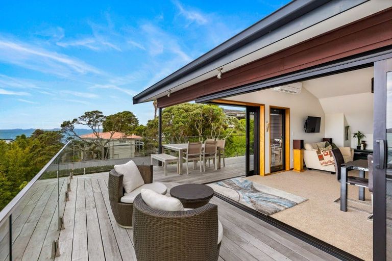 Photo of property in 35 Rothesay Bay Road, Rothesay Bay, Auckland, 0630