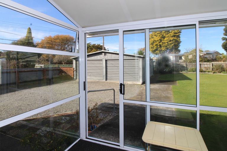 Photo of property in 4 Hughan Place, Carterton, 5713