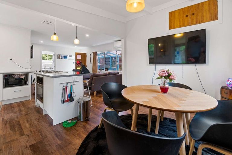 Photo of property in 19 Aorangi Road, Paraparaumu, 5032