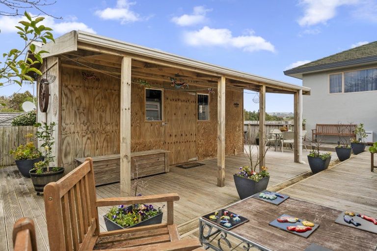 Photo of property in 1 Guildford Place, Bethlehem, Tauranga, 3110