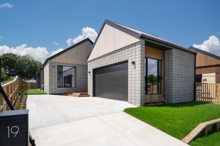 Photo of property in 19 Kelly Road, Riverhead, 0820