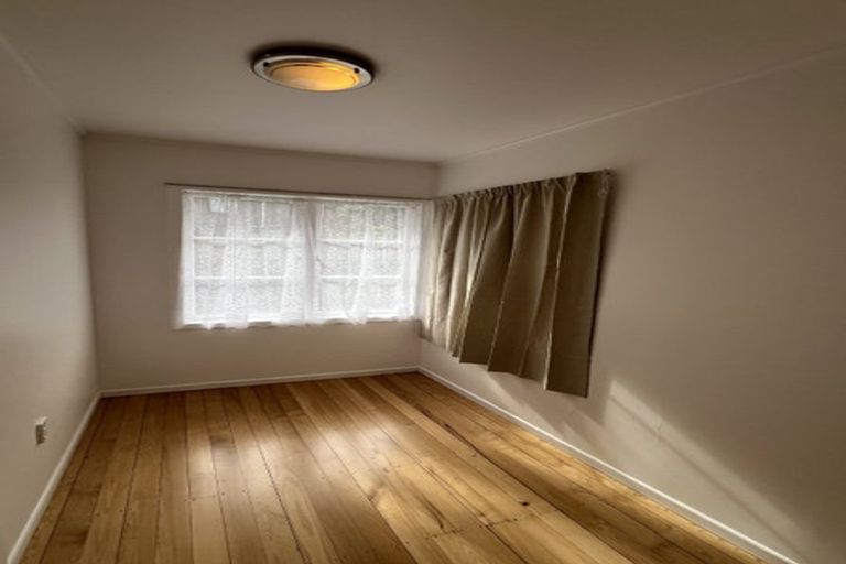 Photo of property in 32 Essex Street, Te Atatu South, Auckland, 0610