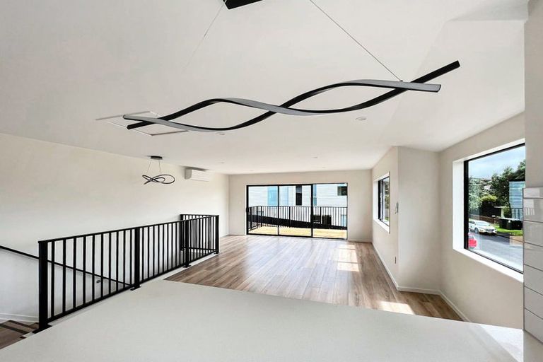 Photo of property in 20a Pipitea Place, Massey, Auckland, 0614