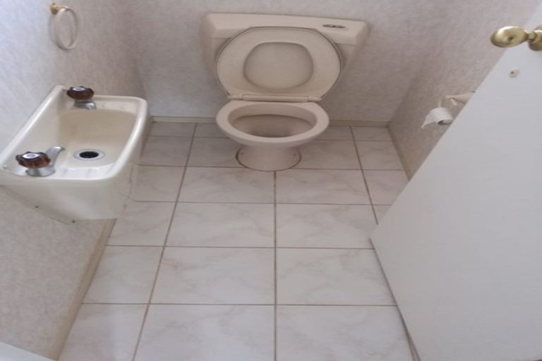 Photo of property in 12 Paulownia Place, Totara Heights, Auckland, 2105