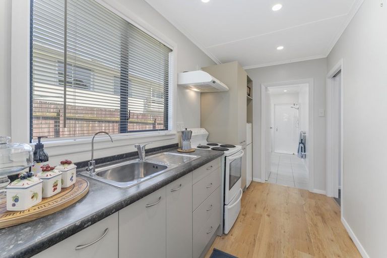 Photo of property in 40 Collins Avenue, Tawa, Wellington, 5028