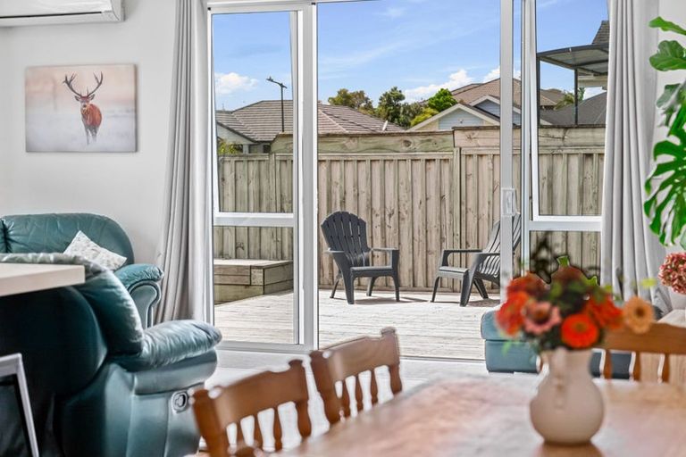 Photo of property in 1 Aporo Drive, Kumeu, 0810