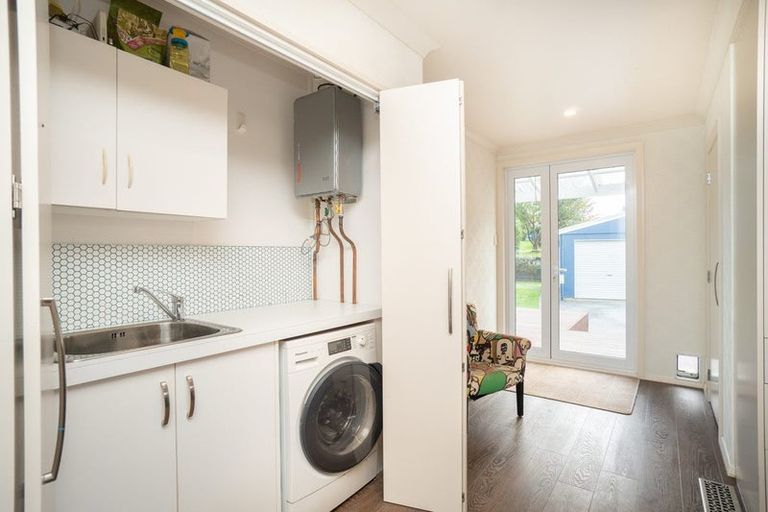 Photo of property in 6 Parkland Crescent, Terrace End, Palmerston North, 4410