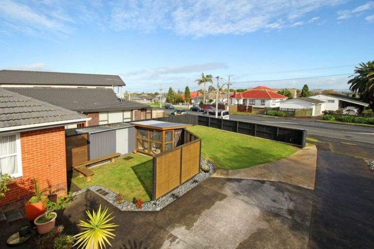 Photo of property in 104a Wyllie Road, Papatoetoe, Auckland, 2025