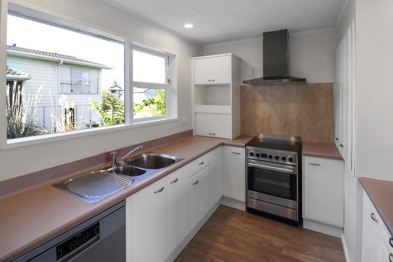 Photo of property in 14 Waipounamu Drive, Kelson, Lower Hutt, 5010