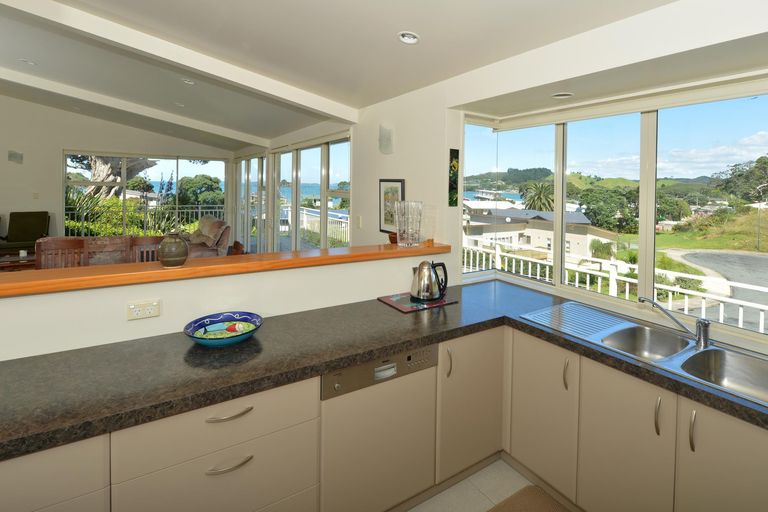 Photo of property in 12 Motutara Road, Oakura, Hikurangi, 0184