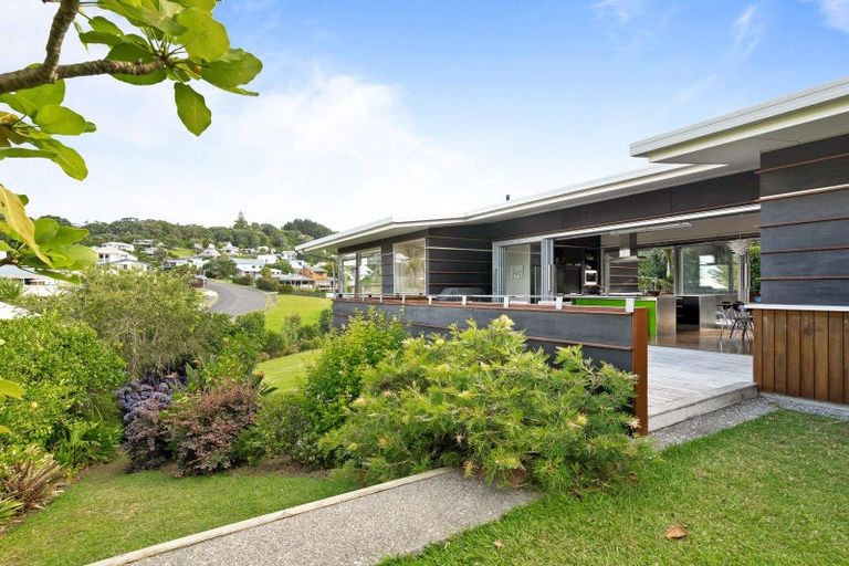 Photo of property in 107 Russell Bruce Place, Onemana, Whangamata, 3691