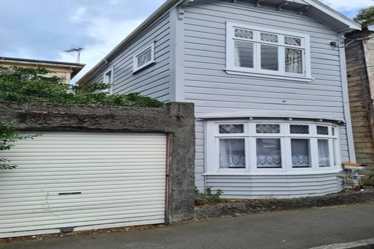 Photo of property in 13 Home Street, Mount Victoria, Wellington, 6011