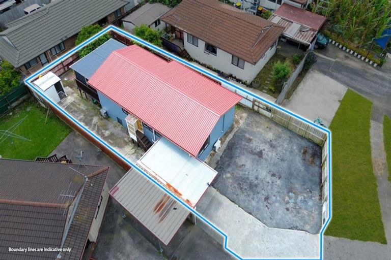 Photo of property in 2/24 Norrie Smith Avenue, Flat Bush, Auckland, 2023