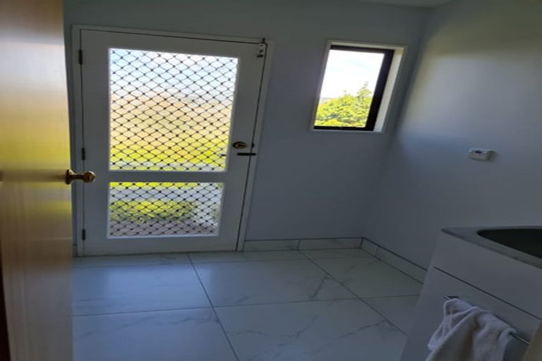 Photo of property in 29 Westhaven Drive, Tawa, Wellington, 5028