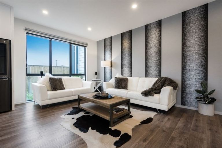 Photo of property in 21 Craigs Way, Hobsonville, Auckland, 0616