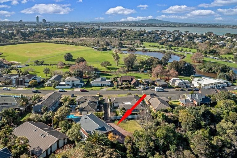 Photo of property in 13 Tarahanga Street, Northcote, Auckland, 0627