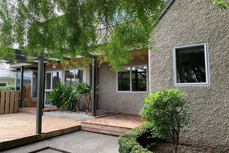 Photo of property in 14 Busby Hill, Havelock North, 4130