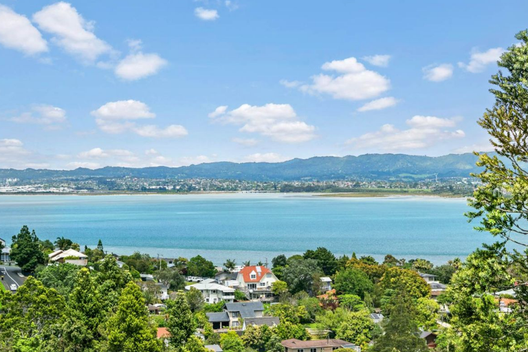 Photo of property in 35 Pluto Place, Beach Haven, Auckland, 0626