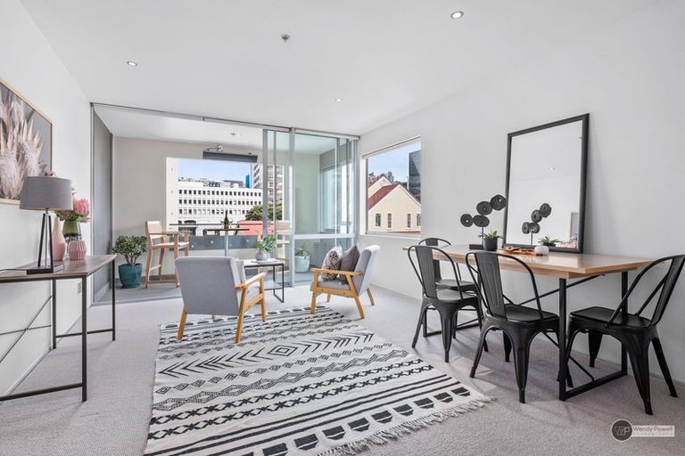 Photo of property in Sanctum Apartment, 10 Ebor Street, Te Aro, Wellington, 6011
