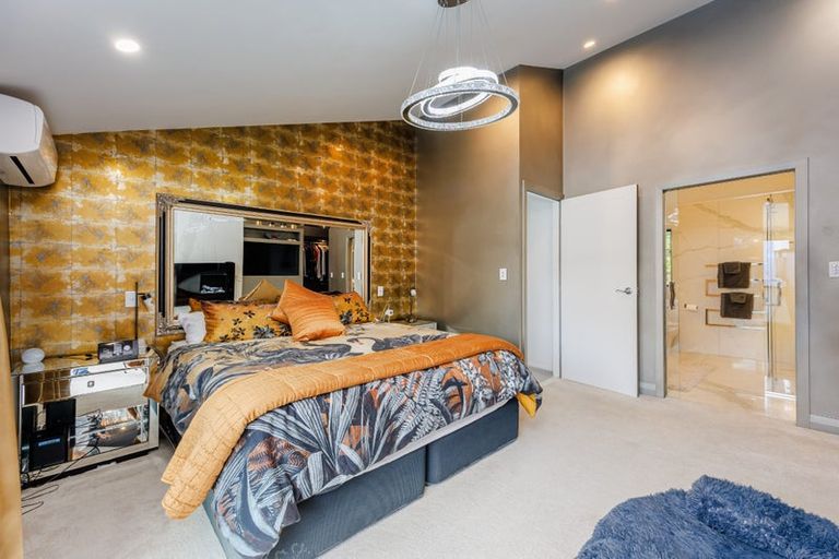 Photo of property in 3 Holyoake Place, Chatswood, Auckland, 0626