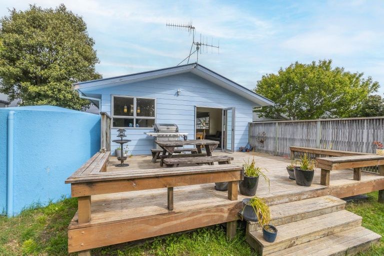 Photo of property in 19 Walton Road, Paraparaumu Beach, Paraparaumu, 5032