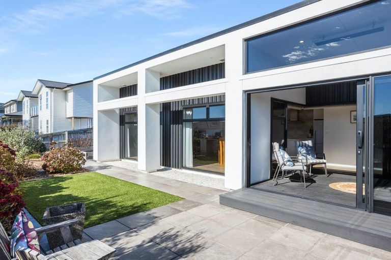 Photo of property in 3 Grace Cove, Aotea, Porirua, 5024