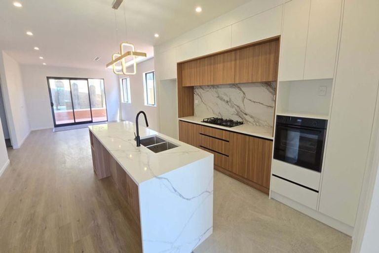 Photo of property in 14 Grand Ridge Avenue, Flat Bush, Auckland, 2019
