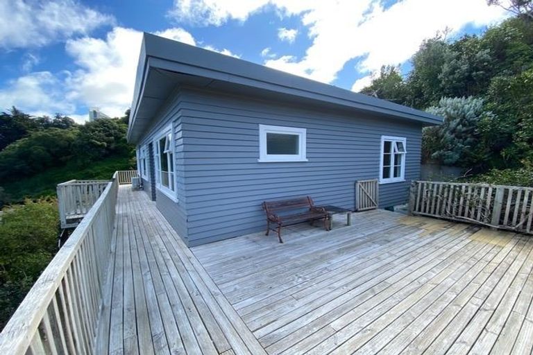 Photo of property in 31 Melrose Road, Island Bay, Wellington, 6023