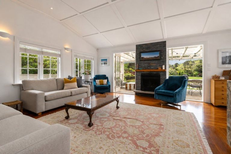 Photo of property in 998 Peak Road, Helensville, 0875