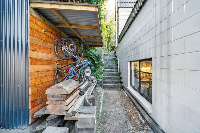 Photo of property in 6b Williams Street, Sunshine Bay, Queenstown, 9300