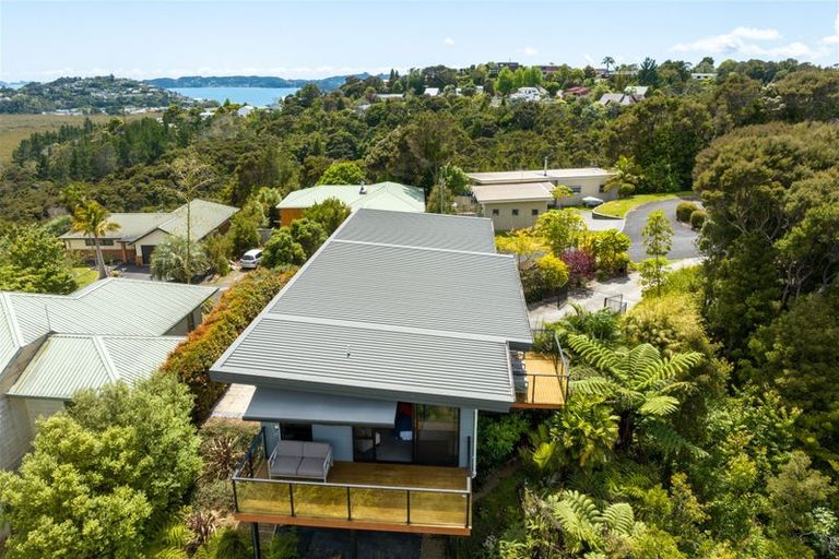Photo of property in 33 Hihitahi Rise, Paihia, 0200