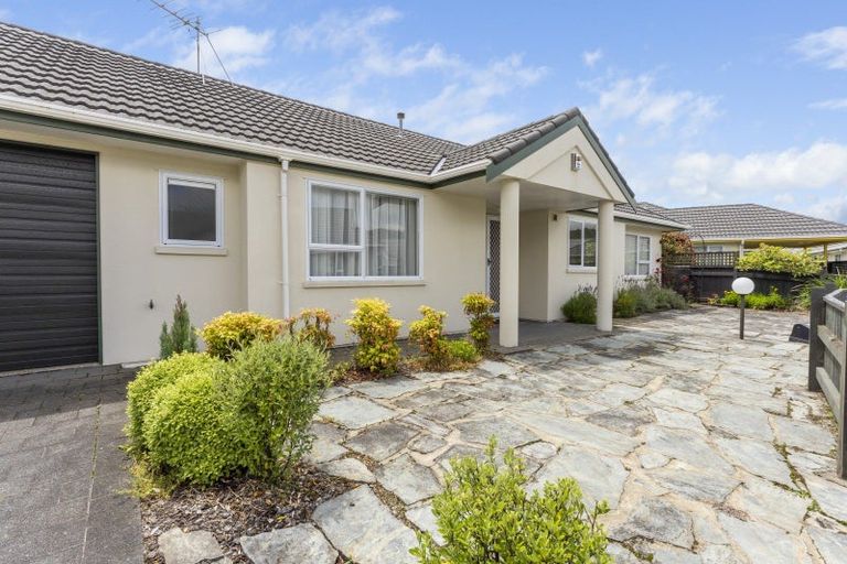 Photo of property in 14 Millwood Place, Silverstream, Upper Hutt, 5019