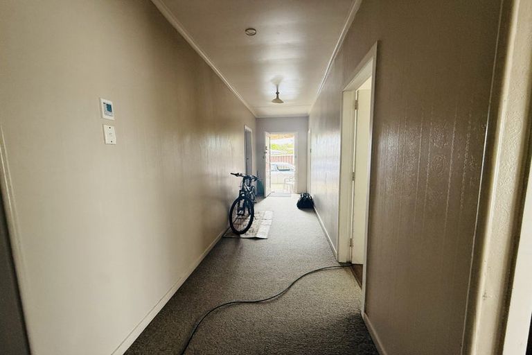 Photo of property in 13 Reiman Street, New Lynn, Auckland, 0600