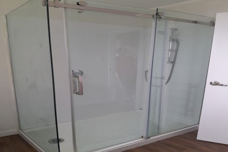 Photo of property in 2/49 Redcrest Avenue, Red Hill, Papakura, 2110