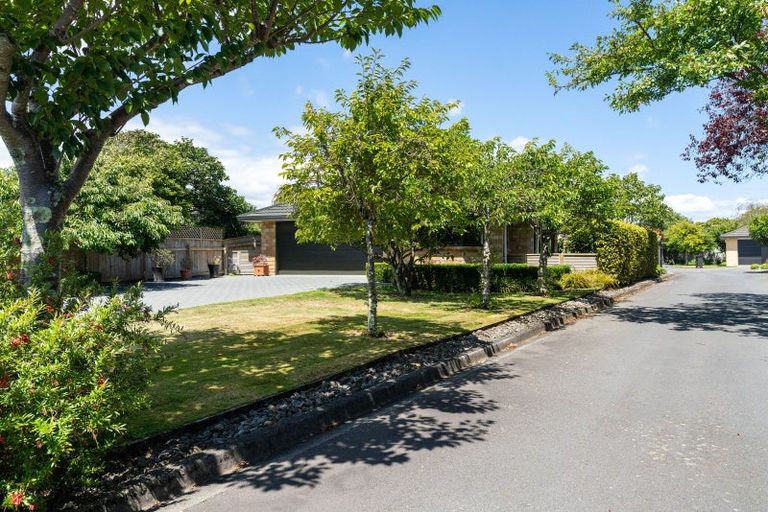 Photo of property in 36 Cranbrook Grove, Waikanae, 5036