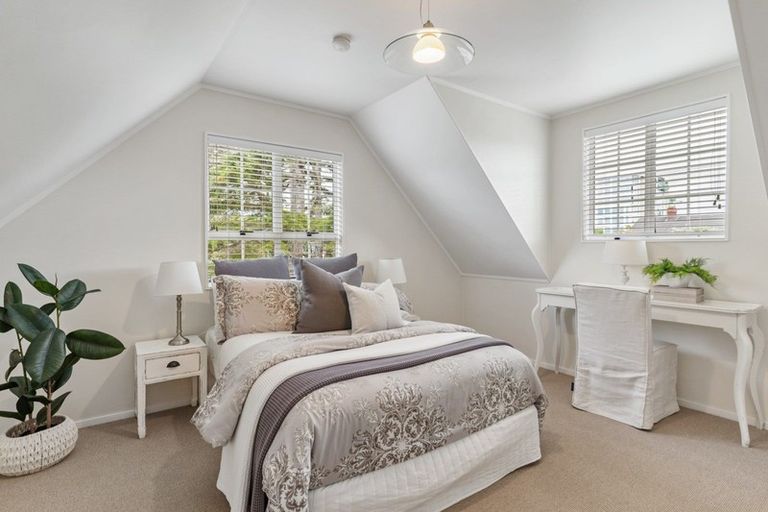 Photo of property in 25a Milford Road, Milford, Auckland, 0620