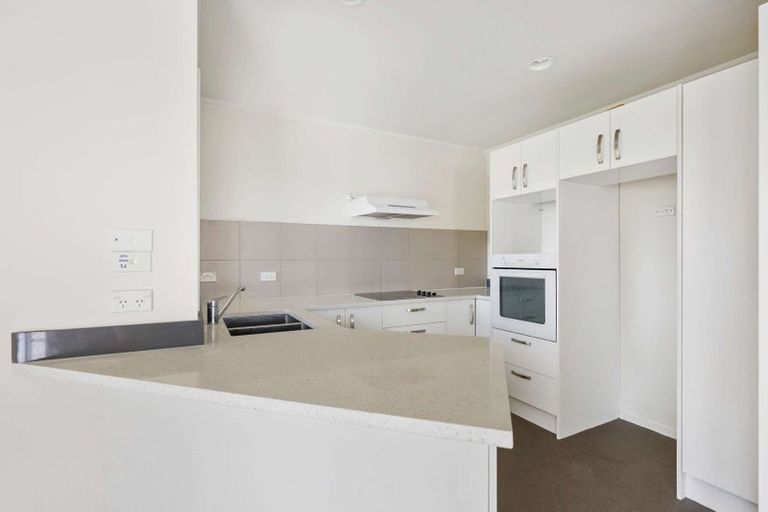 Photo of property in 2/40 Hart Road, Hauraki, Auckland, 0622