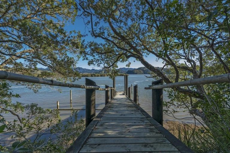 Photo of property in 295 Kopaki Point, Cooks Beach, Whitianga, 3591