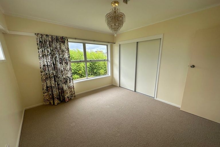 Photo of property in 37 Knightsbridge Drive, Forrest Hill, Auckland, 0620