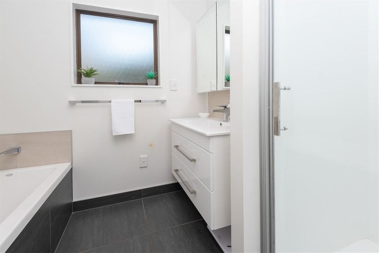 Photo of property in 17 Orinda Close, Botany Downs, Auckland, 2010