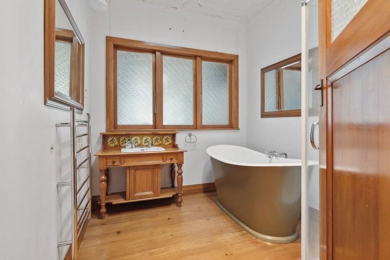 Photo of property in 355 High Street, Hawera, 4610