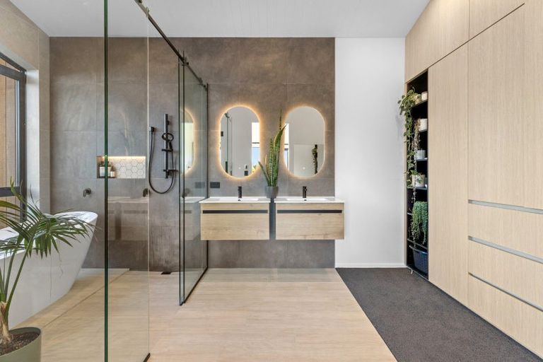 Photo of property in 87 Black Peak Road, Wanaka, 9382