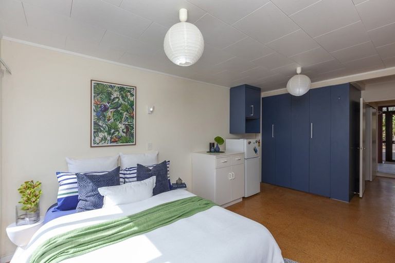 Photo of property in 36 Field Way, Waikanae Beach, Waikanae, 5036